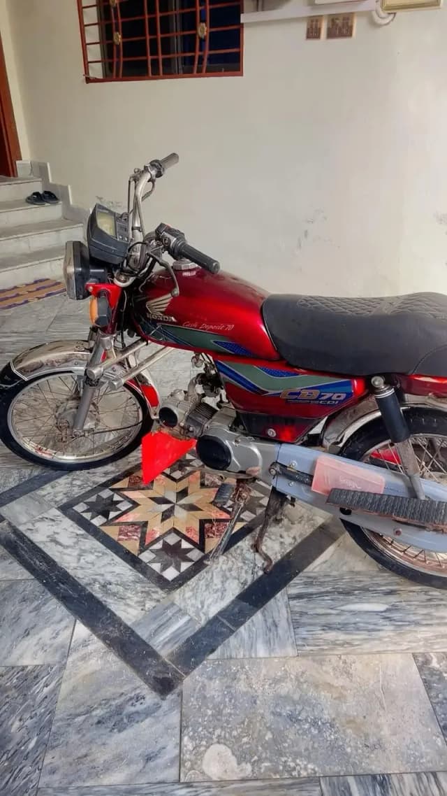 HONDA CD70 MODEL 18