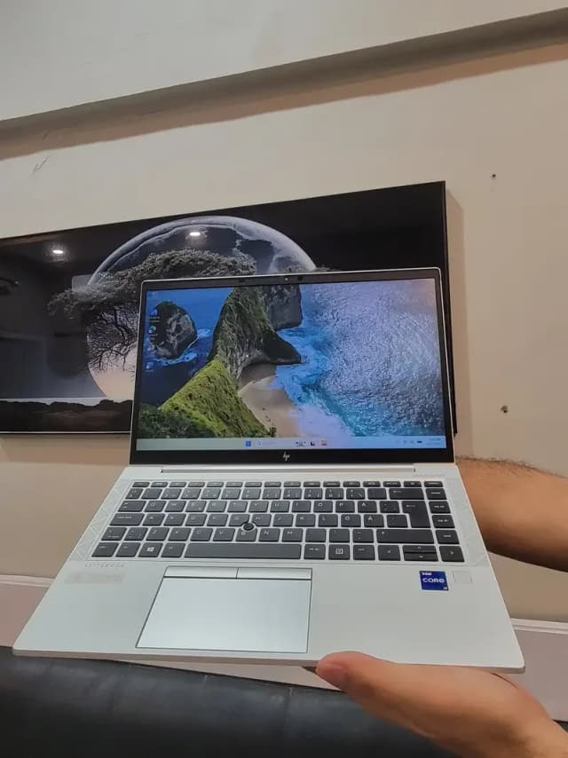 HP EliteBook 840 G8 | i7 11th Gen | 8GB RAM | 256GB NVMe | Iris Xe