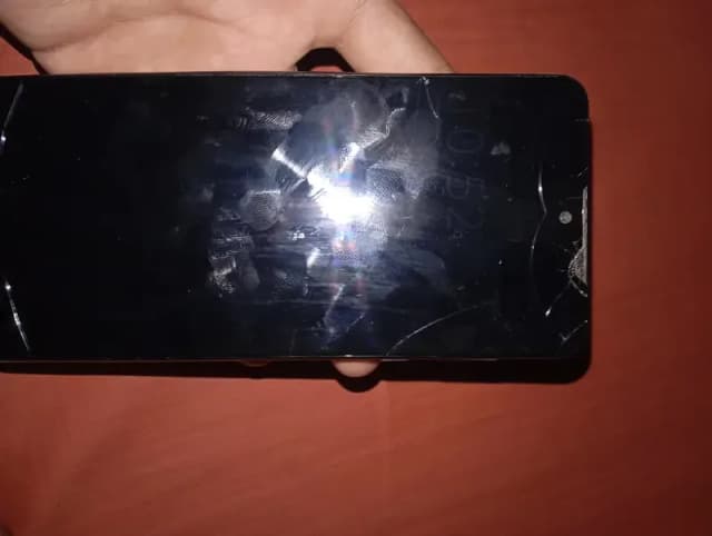 Sharp Aquos R5G