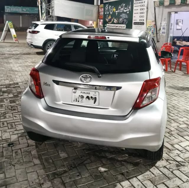 Toyota Vitz 2012-15