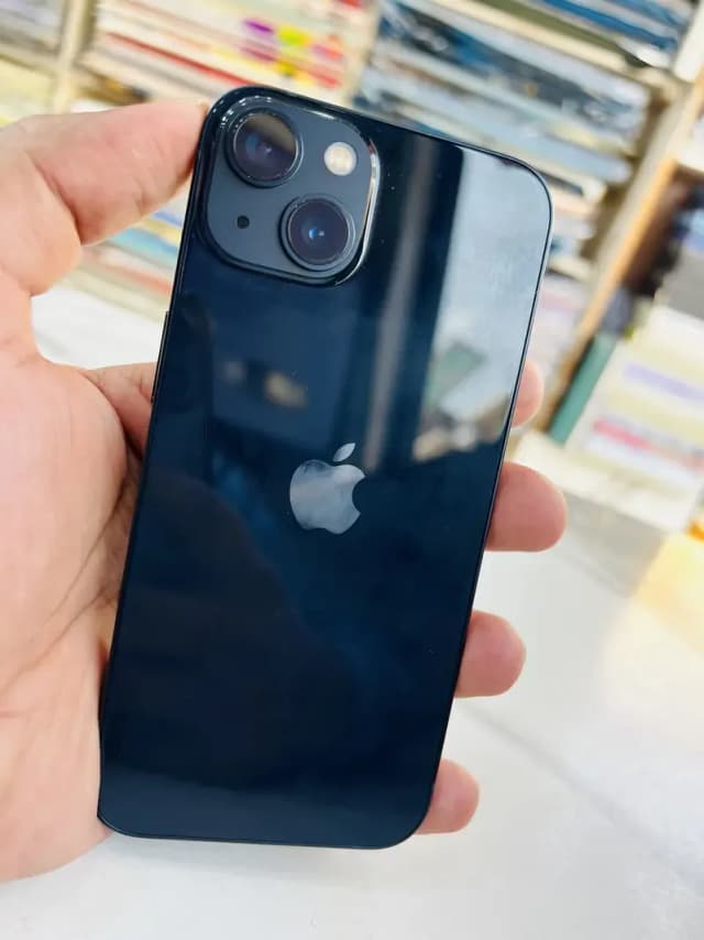 Apple iPhone 13 jv