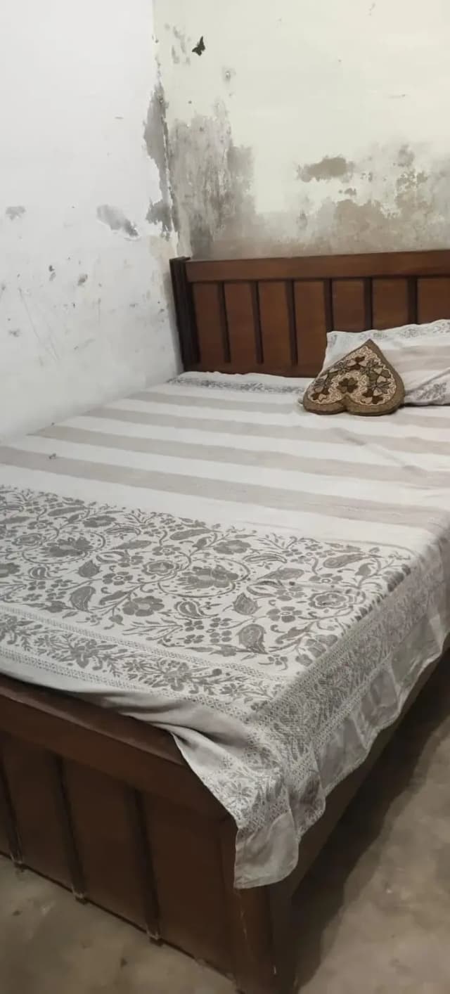 Bed and new matress