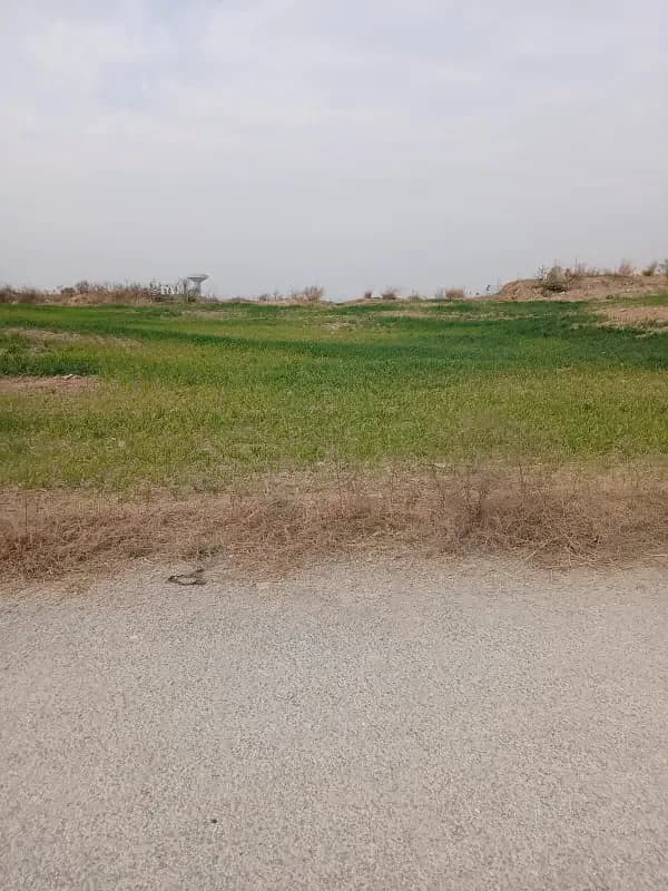 35x60 level plot near from main double road
