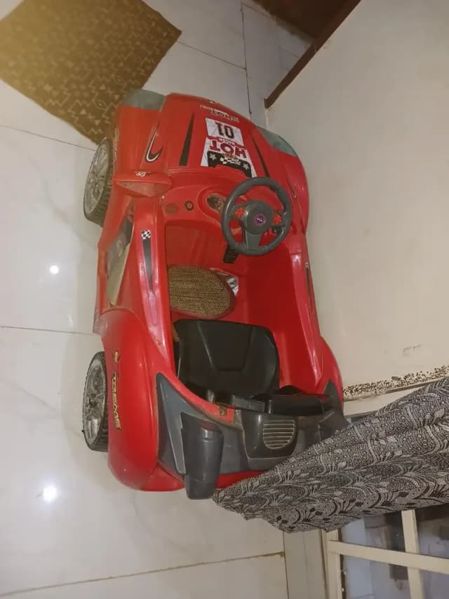 neat clean battry car new battry