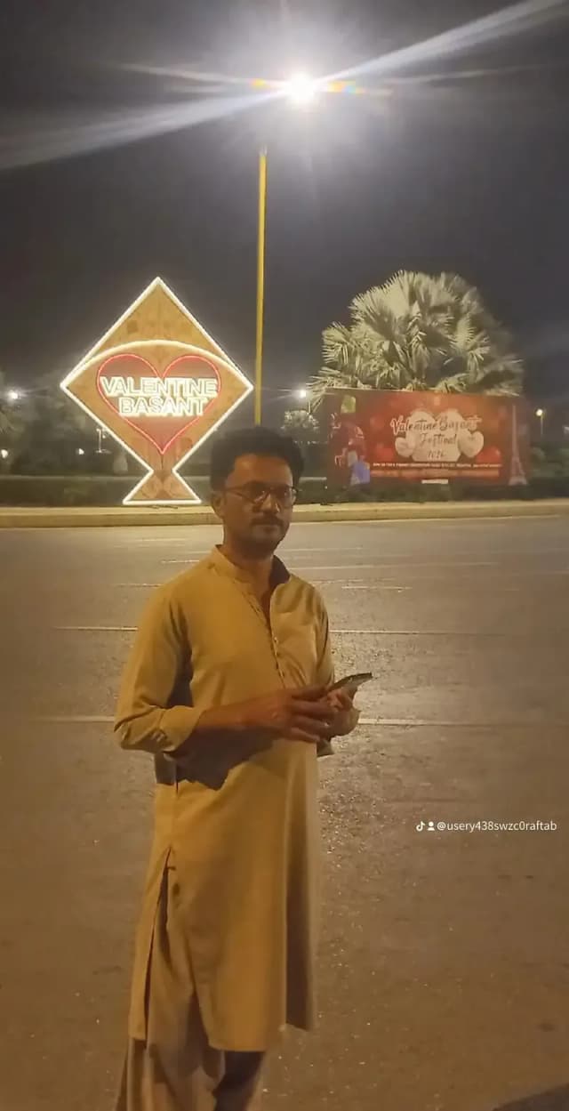 Driving + cooking job ki mujhe zarort he