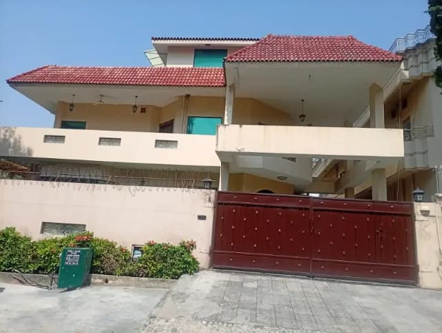 Upper Portion For Rent F-11/3