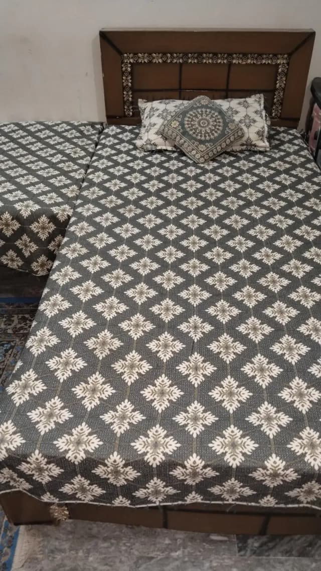 Pair Of 2pc Single Beds  Look like new Without Mattress