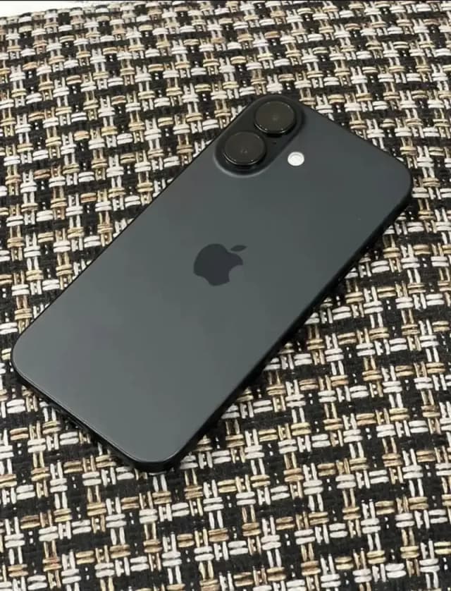 Apple iPhone 16
