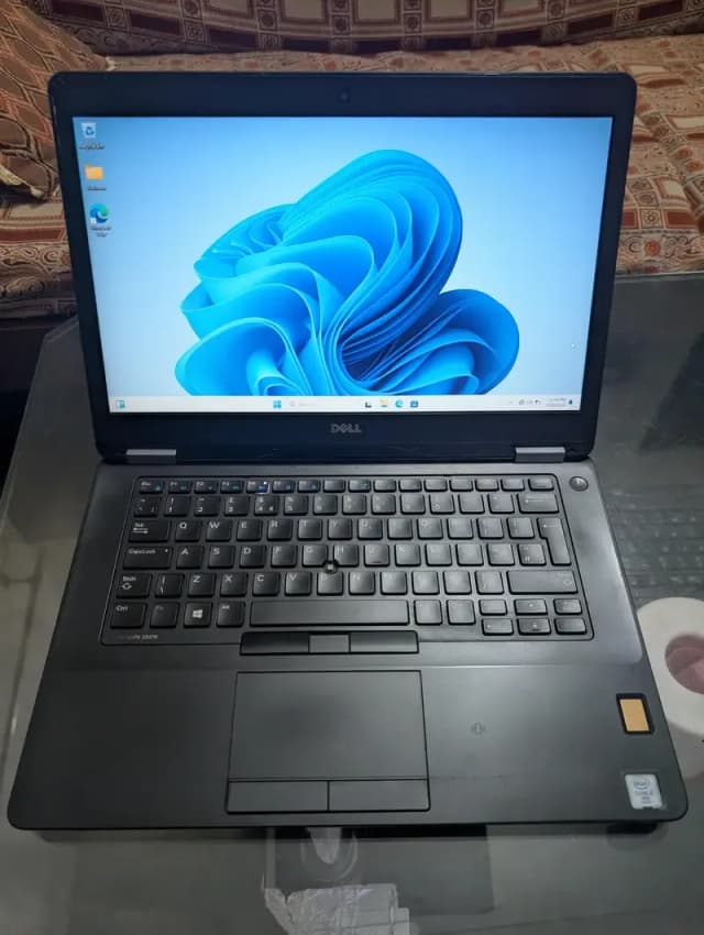 Dell e5470 i7 6th gen 8\128gb 2GB Graphic Card