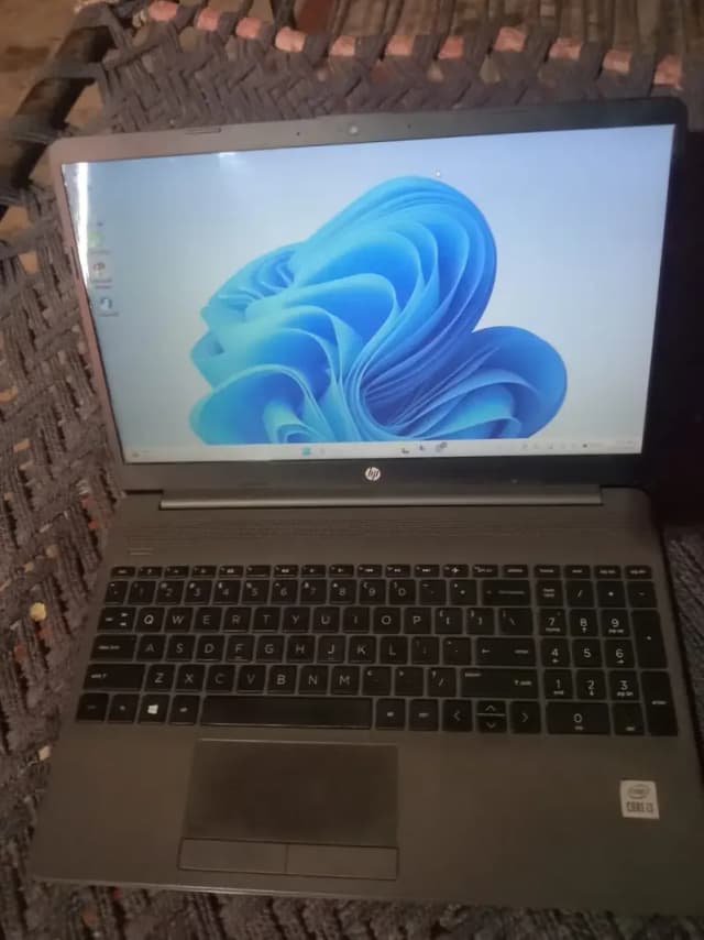 laptop ka model hp 250 G8 notebook pc 8gb ram 256gb nvm hard