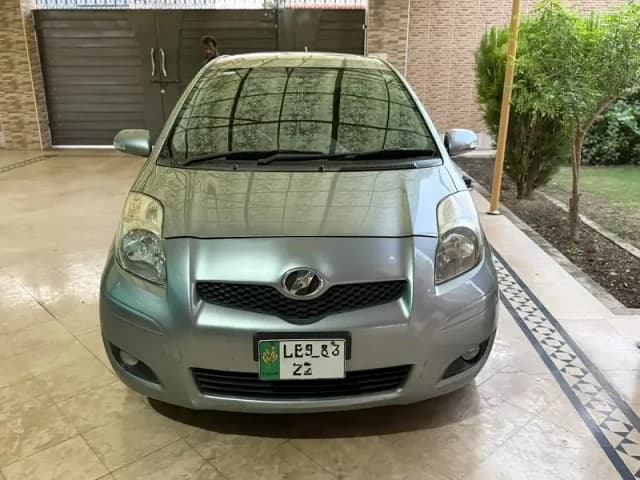 Toyota Vitz F Intelligent Package 1.0 2013