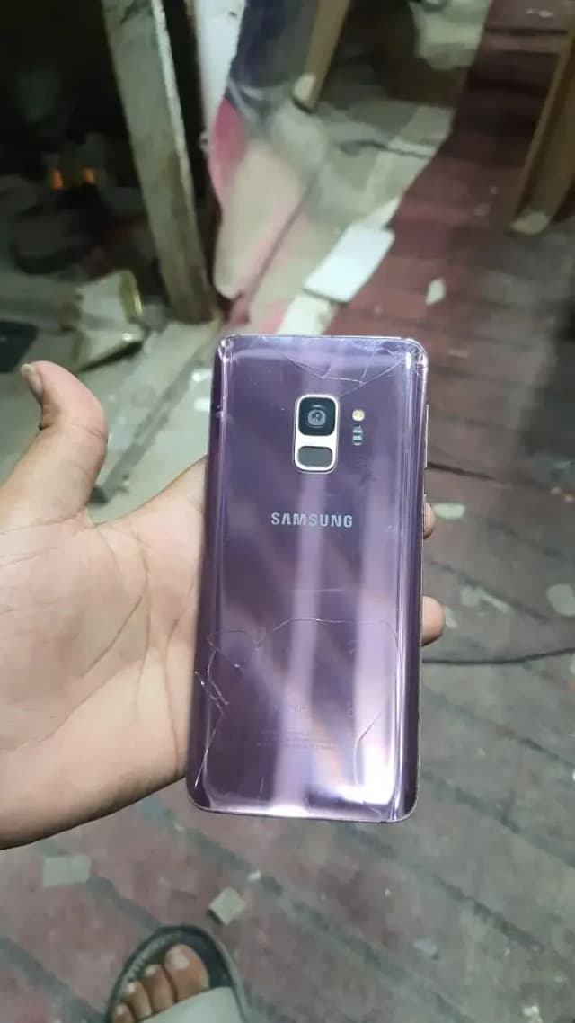 Samsung Mobile S9 4/64 kbhi sim uthta kbhi nhi