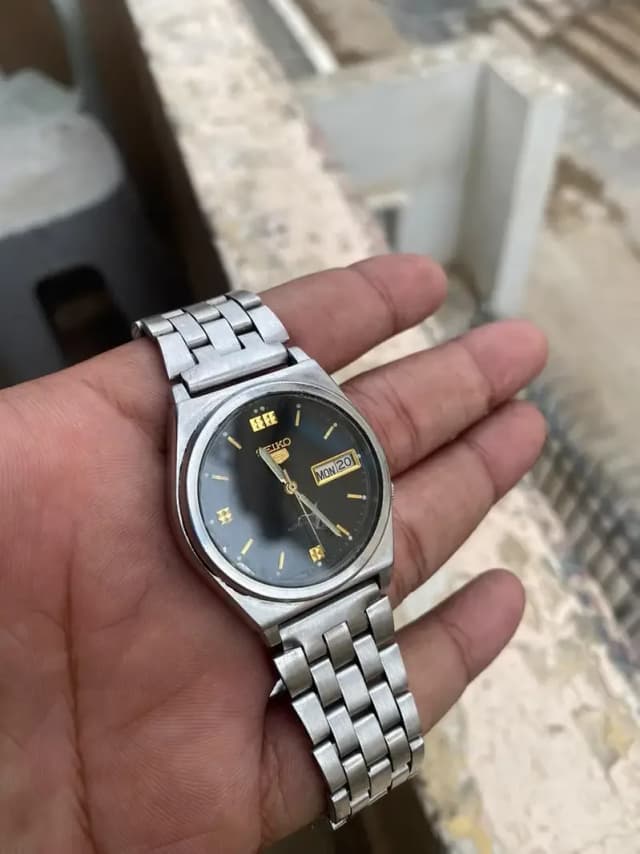 Seiko 5 hand winding watch in great condition