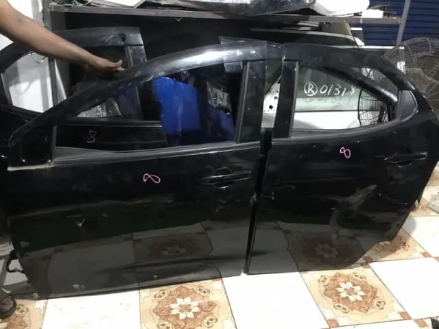 Yaris Japanese 2018/2025 all body parts available