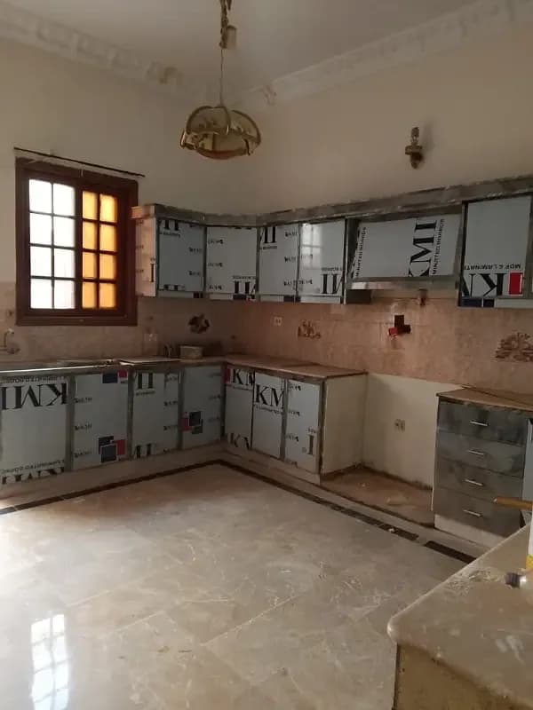 Prime Location 400 Square Yards Upper Portion In Gulistan-e-Jauhar - Block 13