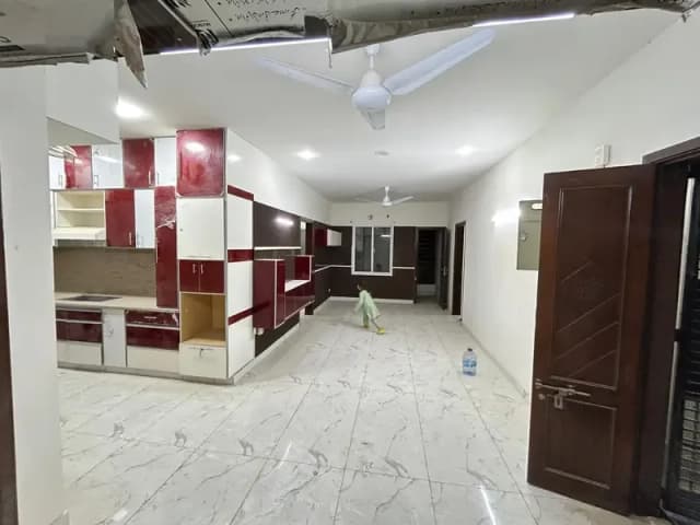 Portion for urgent sale at prime location
