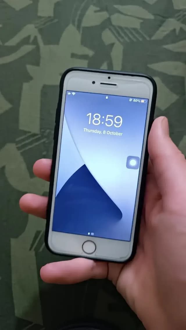 Apple iPhone 7