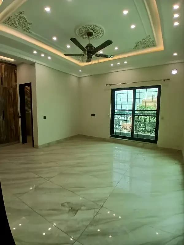 Like Brand New 10 Marla Upper Portion for Rent Bahria Town Lahore