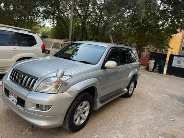 Toyota Prado 2005 | 2.7 Petrol | 7 Seater | 2013 Registered