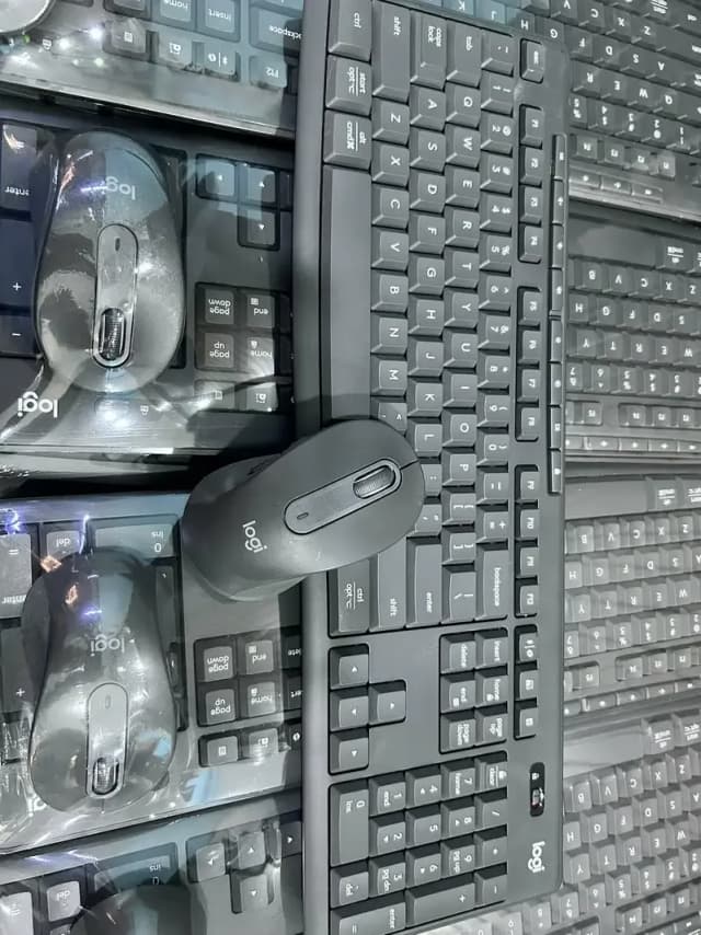 Logitech MK650 Mouse + MK370 Keyboard Combo - Silent clicks