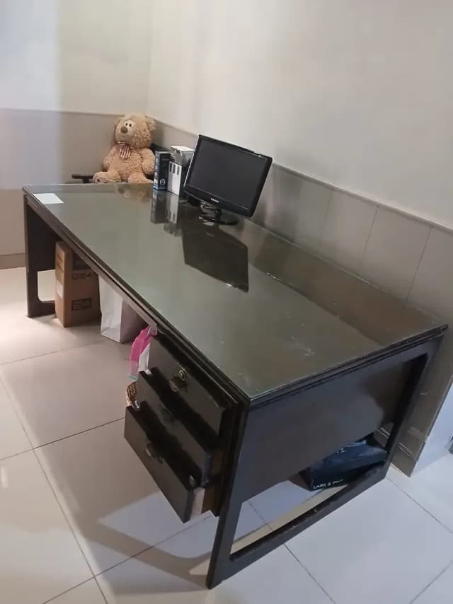 Solid Wood Office/Study Desk with Drawers (Excellent Condition)