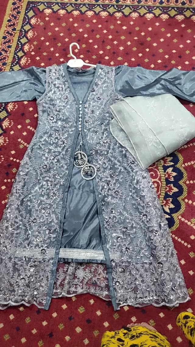 fancy wedding dress for sale in low price