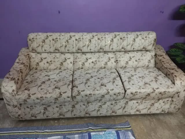 Beautiful Sofa Set – Good Condition | Comfortable & Stylish
