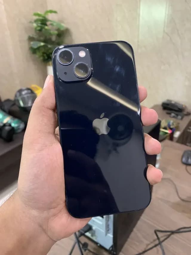 Apple iPhone 13