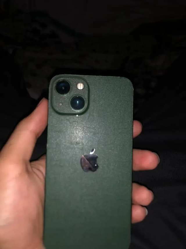 Apple iPhone 13