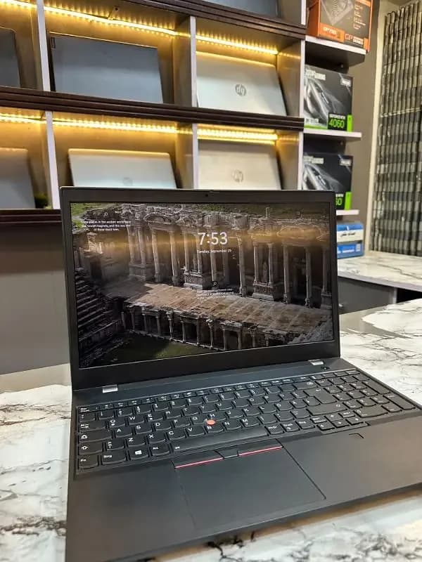 laptop | LENOVO P15V, CORE i7 10th GEN | 32GB RAM/256GB SSD | 4GB CARD