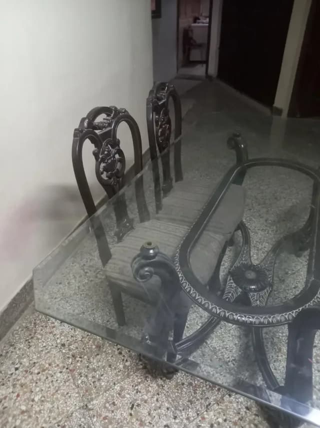 Dining Table with 6 Chair