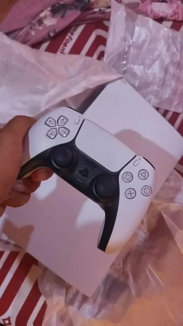 Ps5 slim Digital available with box