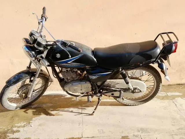 SUZUKI GS 150 2016