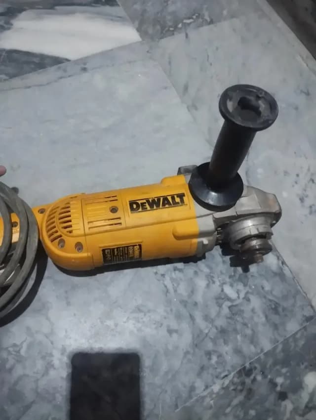 DeWalt grinder machine