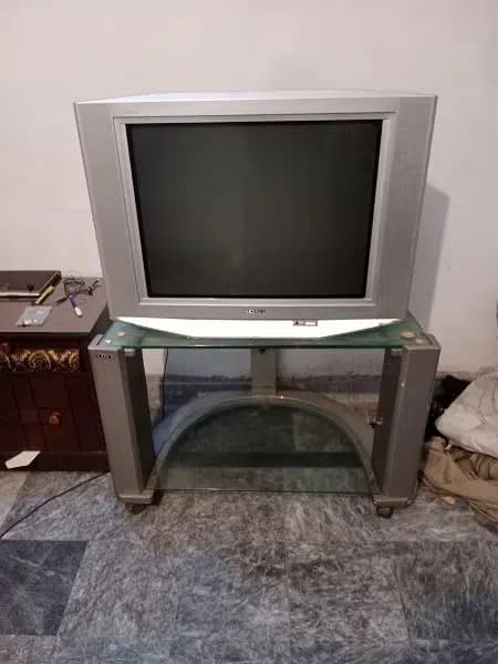 Song Waga 28 inch Tv  sale With T. V Trolley flate Screen Good conditon