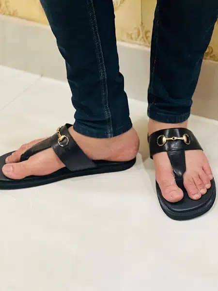 New UnUsed Premium Leather Shiny Chappal