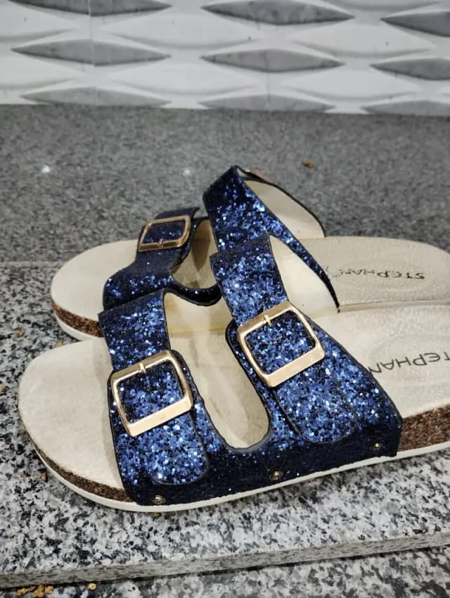 Casual shoes