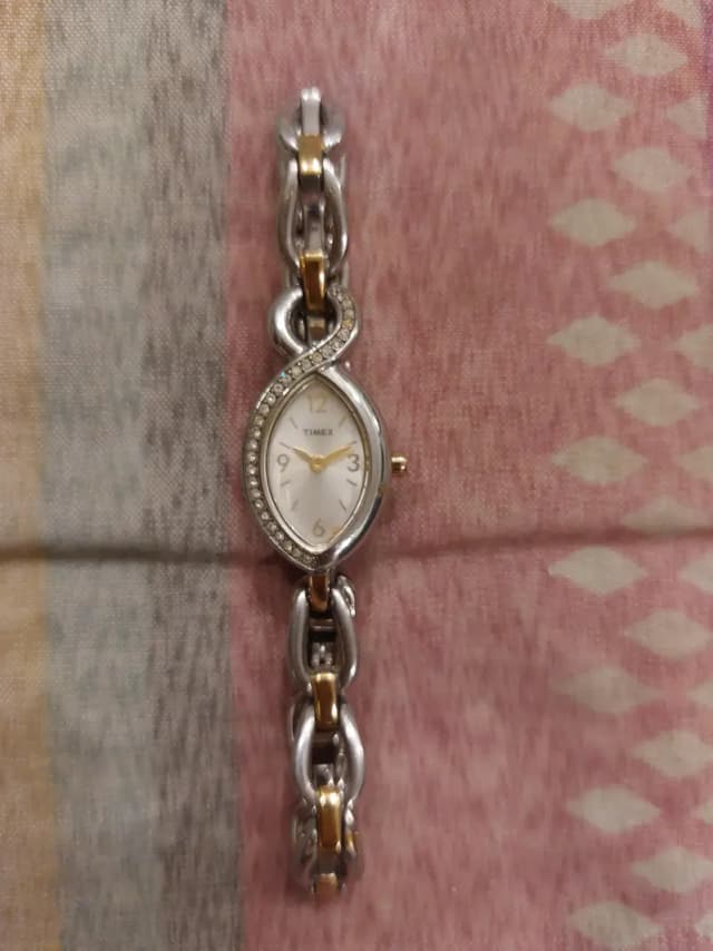 Timex SR-516-SW Woman Gold & Silver Watch