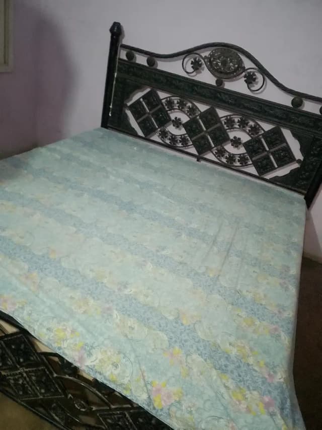 iron bed