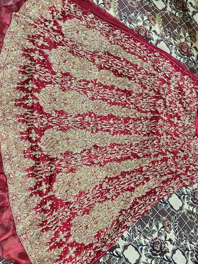 bridal lehnga heavy work fresh condition