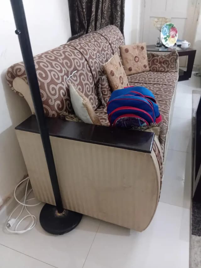 5 seat sofa set with centre table