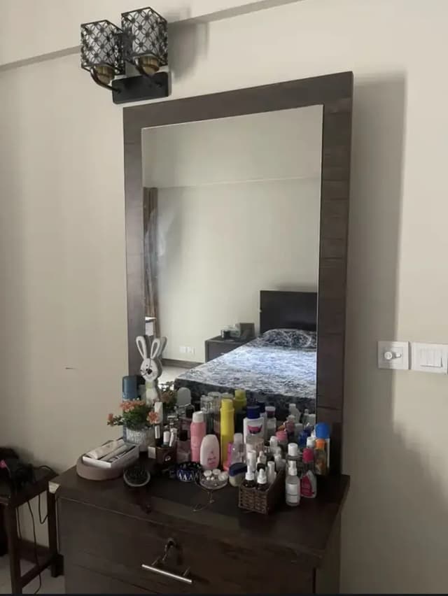 DRESSINNG TABLE FOR SALE