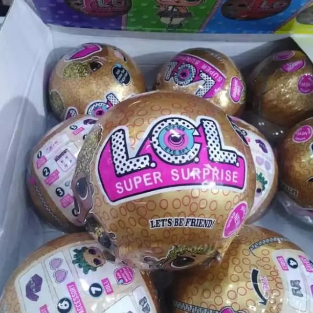 Lol surprise ball.