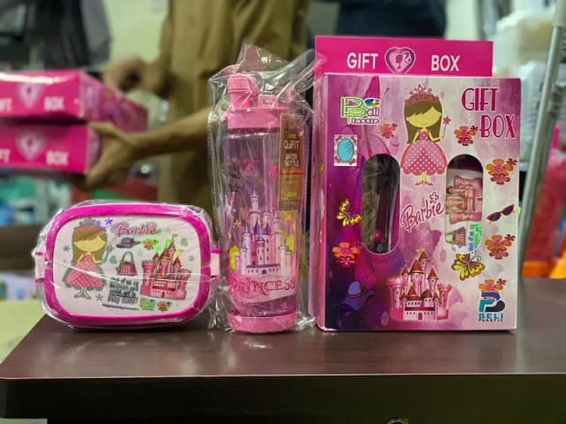 Barbie Gift Set with Lunch Box and 400 ml Water Bottle