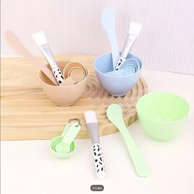 Professional DIY Facial Mask Mixing Bowl Set | Beauty Tool Kit with Spoon, Brush, Scraper & Spray Bottle | Lightweight & Flexible Skincare Spa Set for Home & Salon