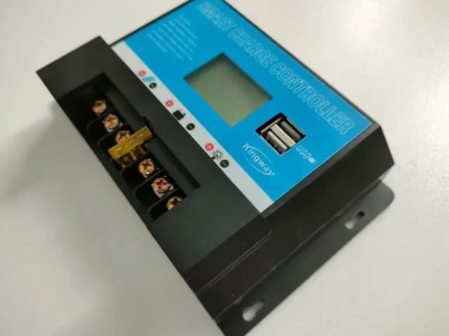 20A LCD PWM Solar Charge Controller for 12V/24V Battery Charging