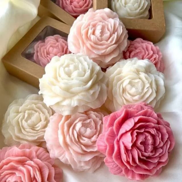 Rose and Motia Fragrance Flower Shaped Scented Candle