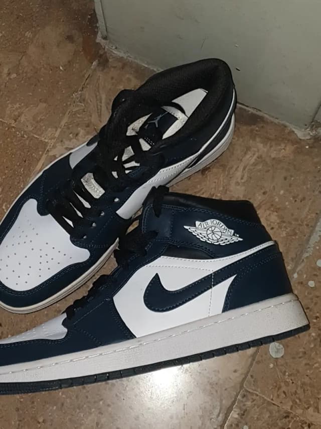 Air Jordan 1 Mid Armory Navy Men Size 8.5 New EU 42 (2022) 554724-411