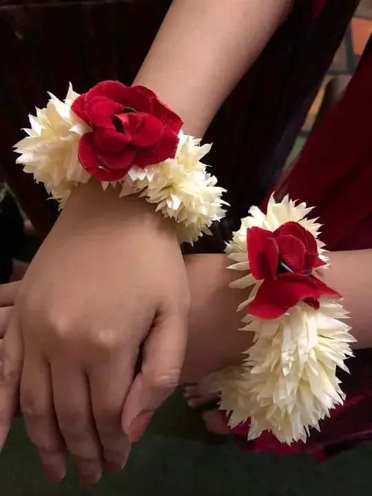 Beautiful Artificial Hand Gajra Bangles (Kangan) for Maiyun, Mehndi, Nikkah and Weddings