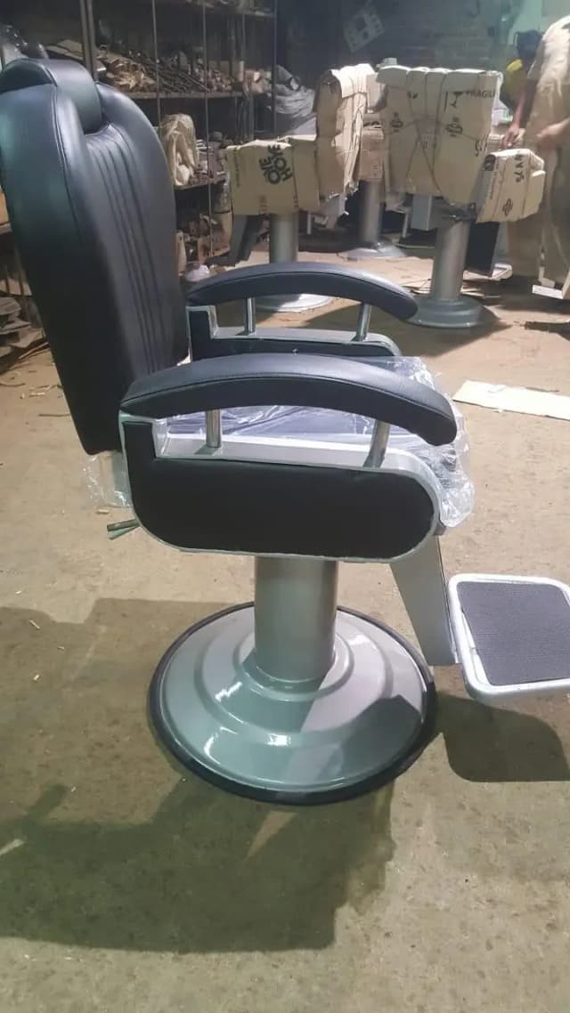 Salon & parlour chair
